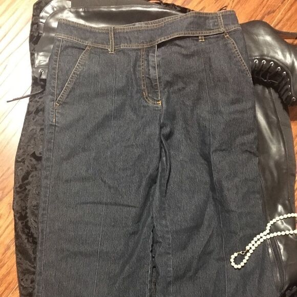 VINTAGE Y2K Low Rise Bisou Bisou Wide Legged Cropped Jeans Size 11 - Picture 2 of 4